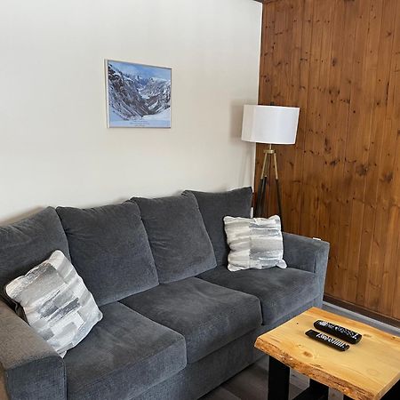 Lush's Cottages Cormack Exteriör bild