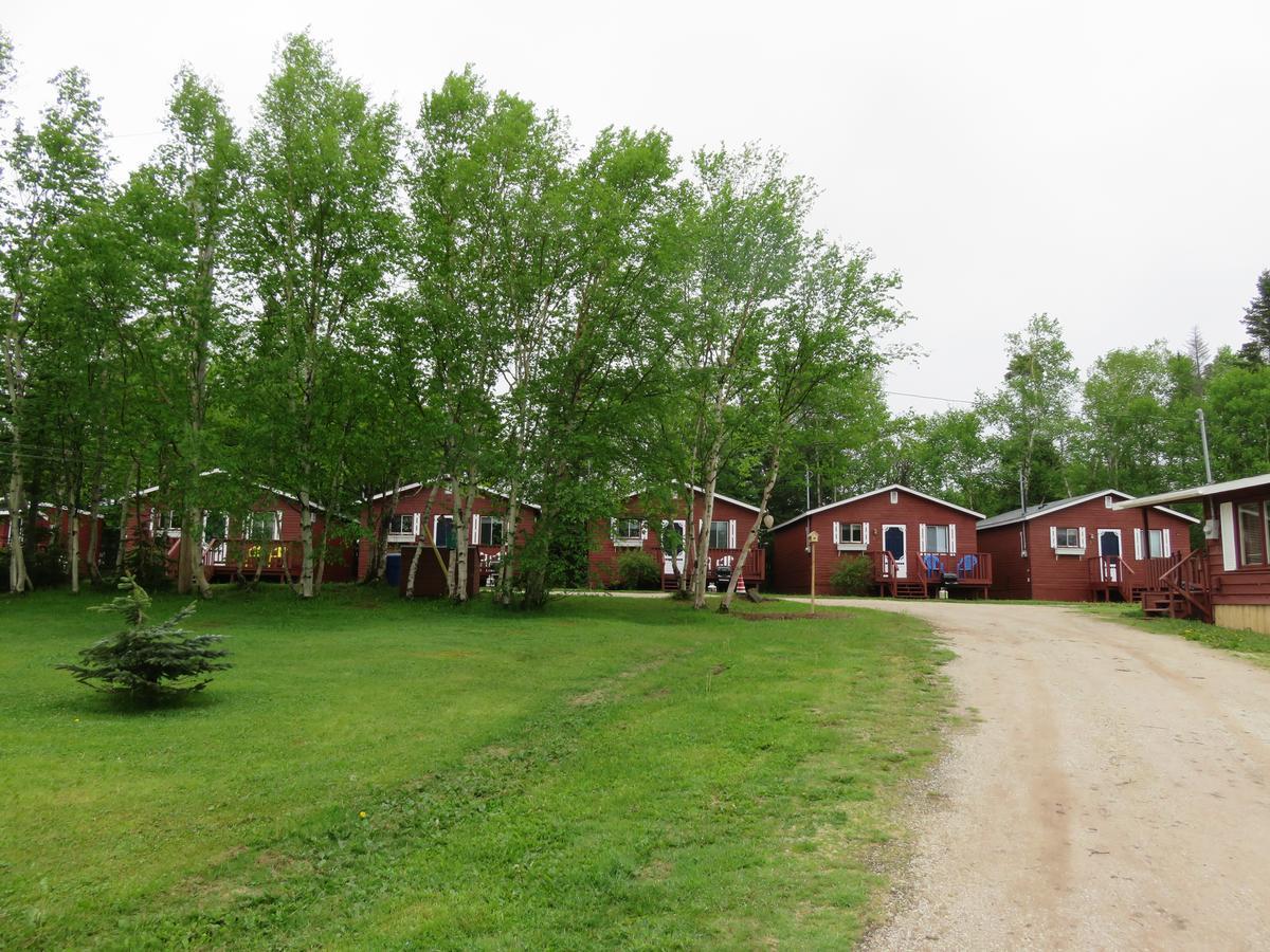 Lush's Cottages Cormack Exteriör bild