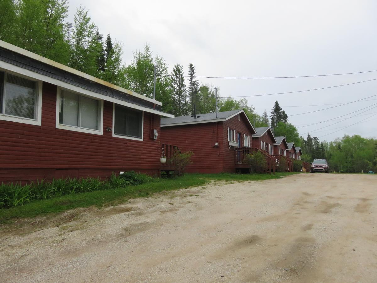 Lush's Cottages Cormack Exteriör bild